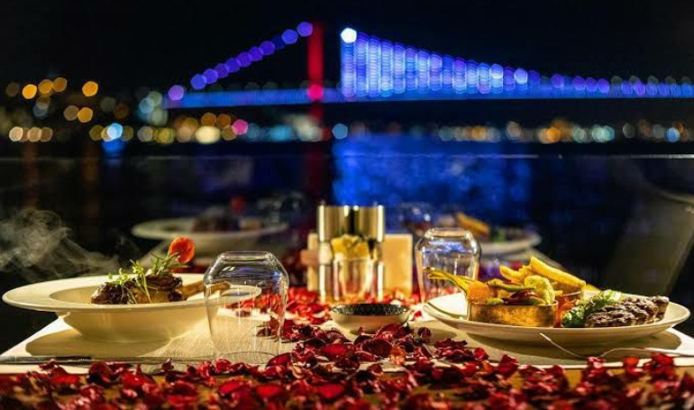 Bosphorus Dinner Cruise Turkish Night Show