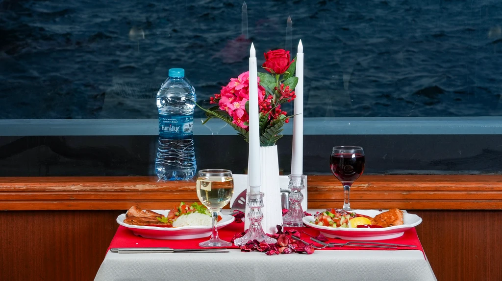 cruise-on-bosphorus-dinner-cruise (13)