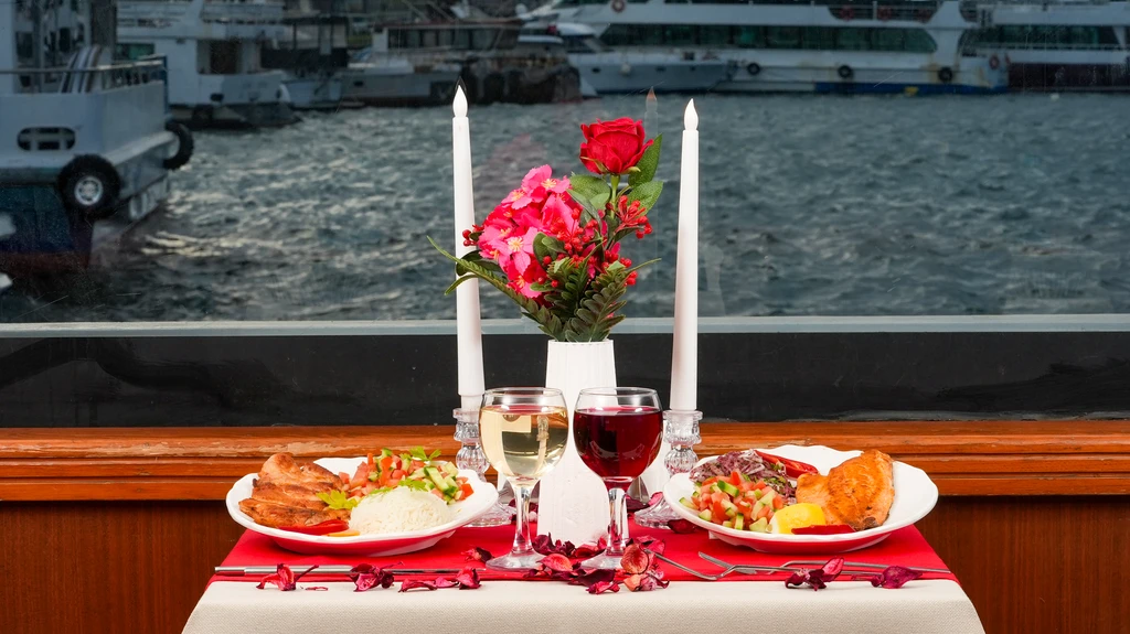 cruise-on-bosphorus-dinner-cruise (17)