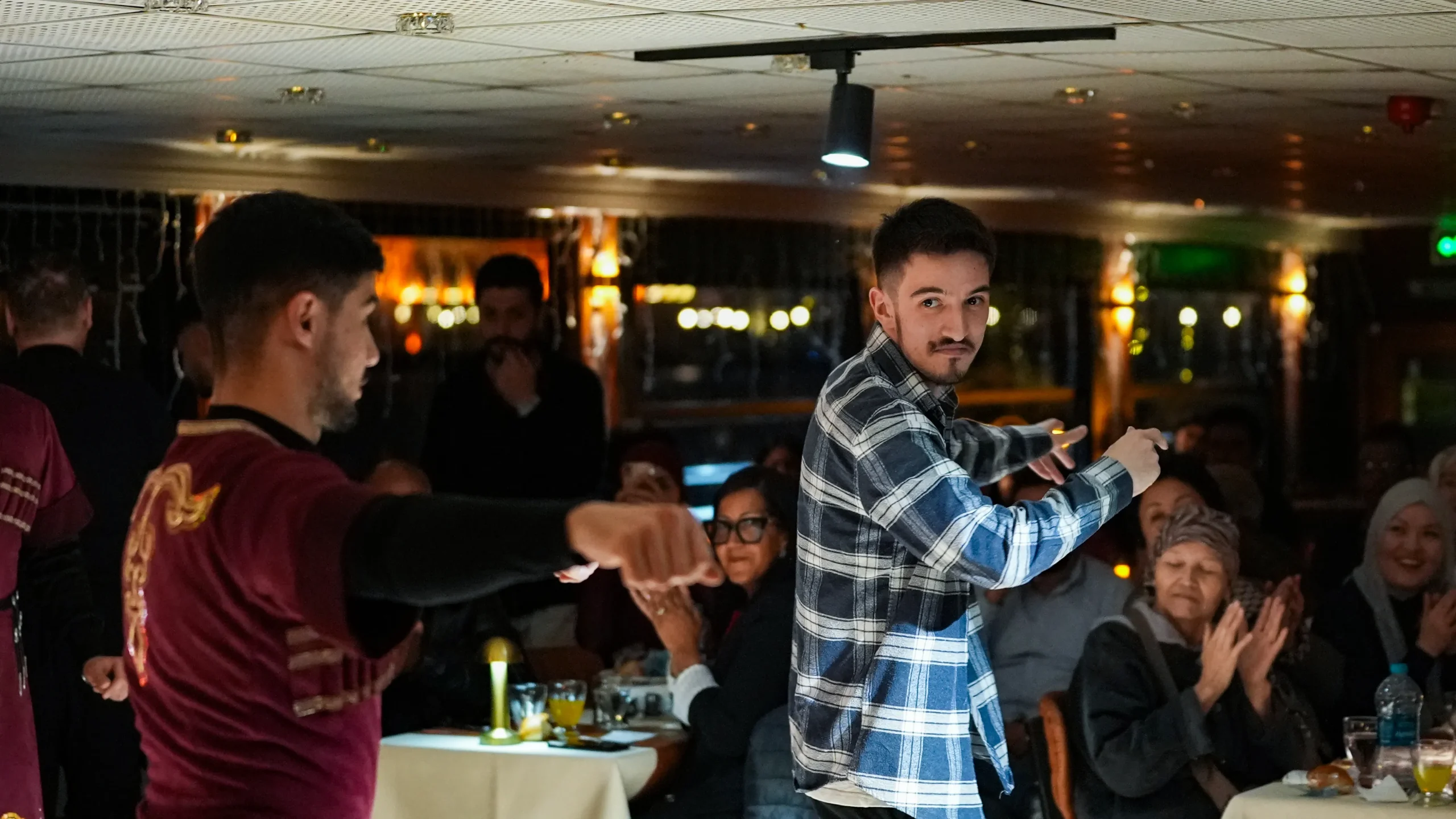 cruise-on-bosphorus-dinner-cruise (18)