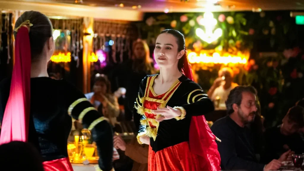 cruise-on-bosphorus-dinner-cruise-10-2-scaled-1