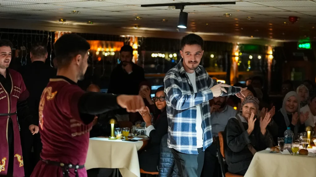 cruise-on-bosphorus-dinner-cruise-17-1-scaled-1